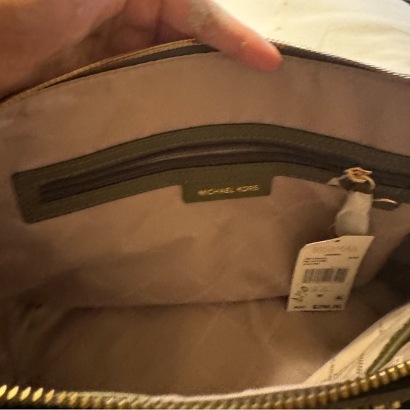 New - Picture 5 of 6